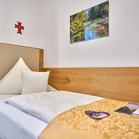 Wander Und Aktiv Hotel Roesslwirt Lam