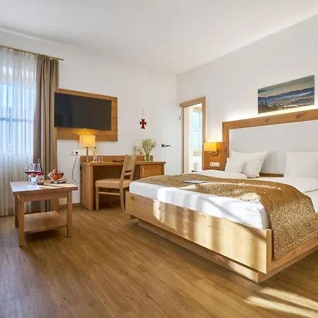 Wander Und Aktiv Hotel Roesslwirt Hotel